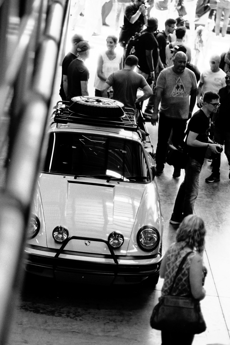 Illustration for article titled Here Are Some Glorious Black And White Photos From Luftgekühlt, The Air-Cooled Porsche Heaven